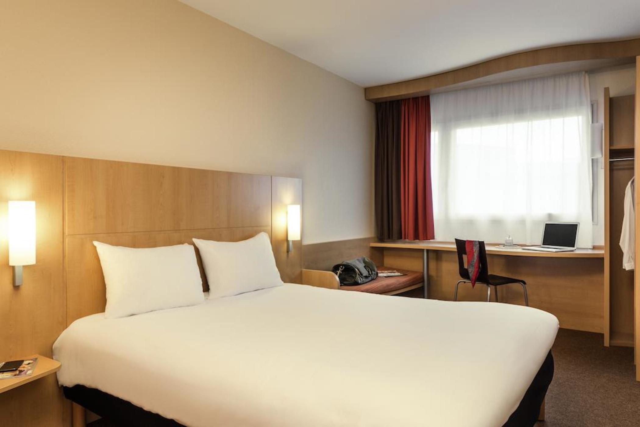 Hotel Ibis Paris 17 Clichy-Batignolles Esterno foto