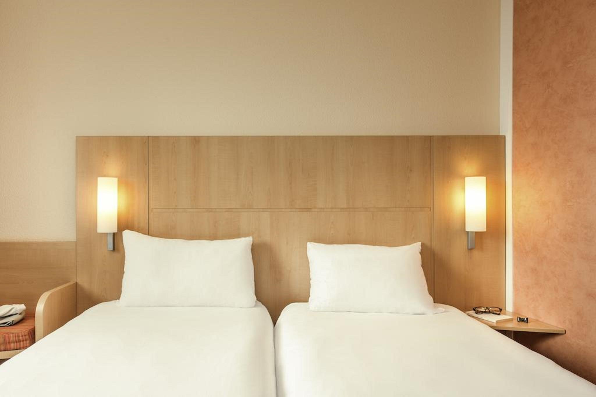 Hotel Ibis Paris 17 Clichy-Batignolles Esterno foto