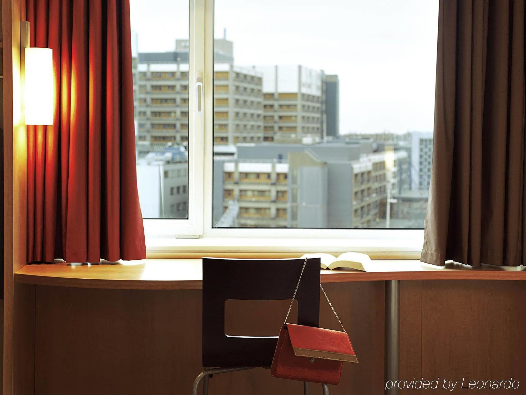 Hotel Ibis Paris 17 Clichy-Batignolles Esterno foto
