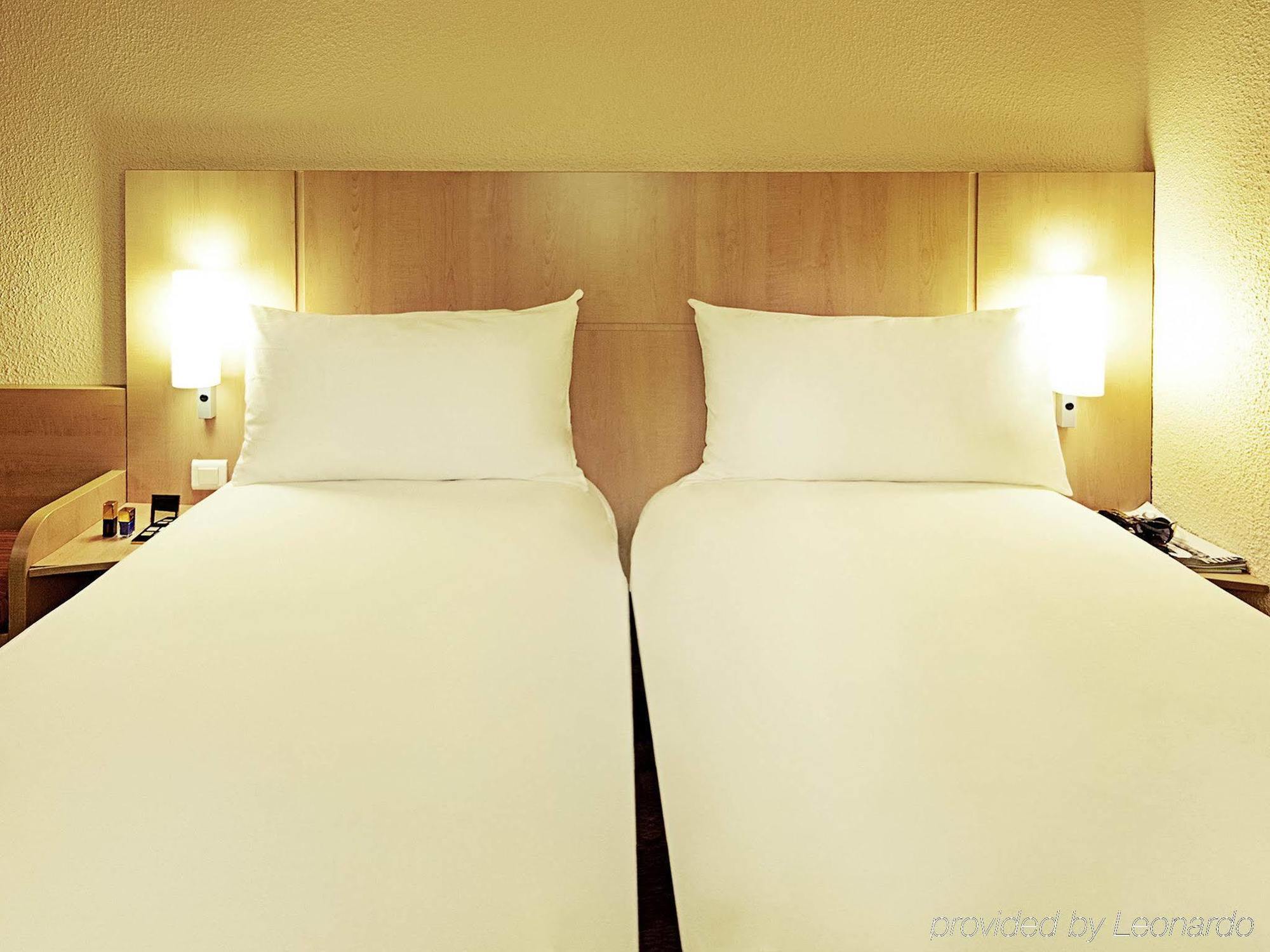 Hotel Ibis Paris 17 Clichy-Batignolles Esterno foto